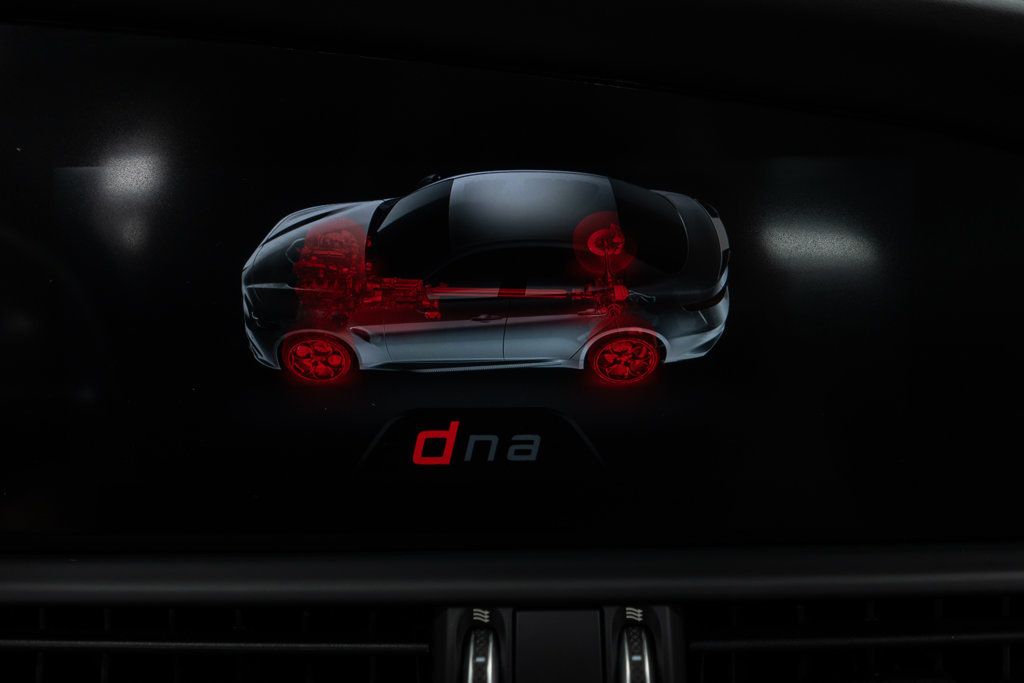 2019 Alfa Romeo Giulia Ti Sport photo 23