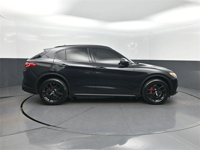 2019 Alfa Romeo Stelvio AWD - 22948925 - 37