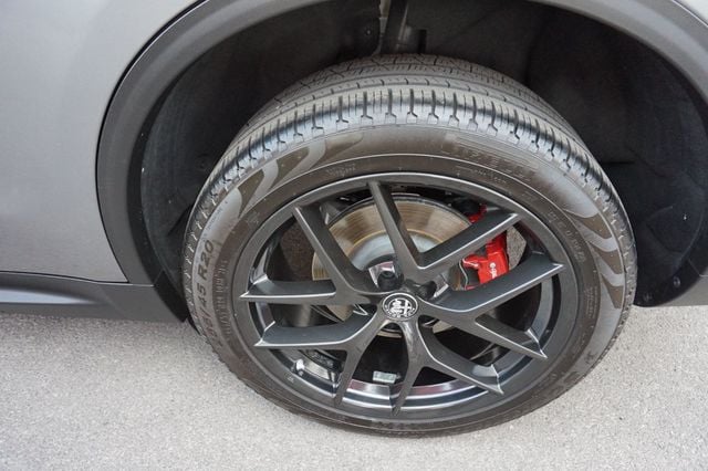 2019 Alfa Romeo Stelvio LOW MILES, PREMIUM WHEELS, RED INTERIOR, BACKUP CAMERA - 23073210 - 12