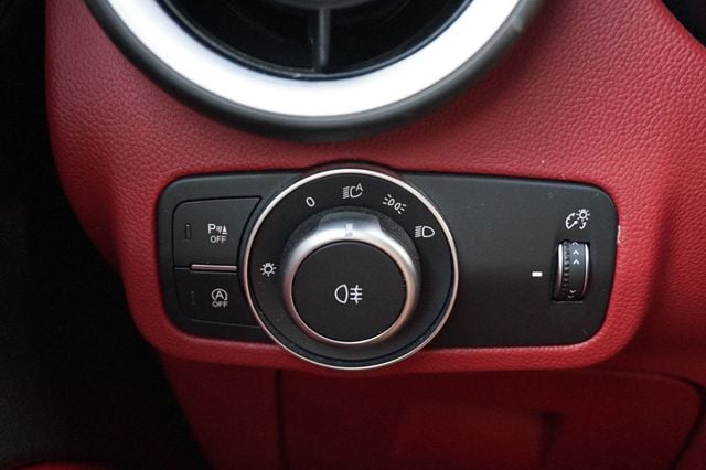 2019 Alfa Romeo Stelvio LOW MILES, PREMIUM WHEELS, RED INTERIOR, BACKUP CAMERA - 23073210 - 24