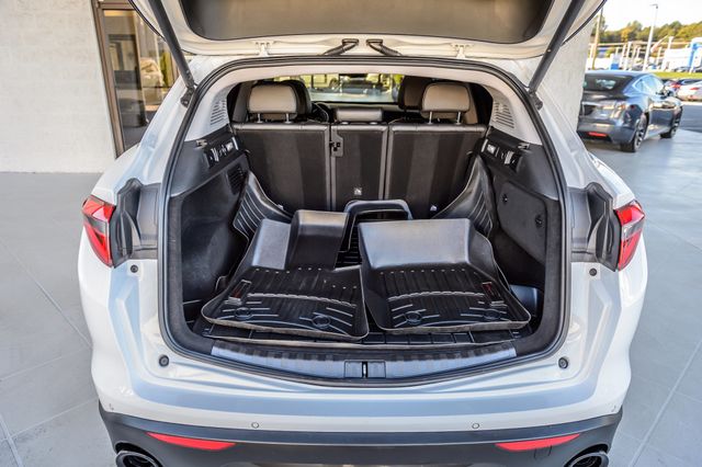 2019 Alfa Romeo Stelvio STELVIO AWD - PANO ROOF - NAV - BLUETOOTH - MUST SEE - 23099019 - 10