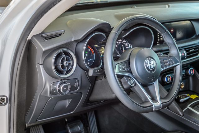 2019 Alfa Romeo Stelvio STELVIO AWD - PANO ROOF - NAV - BLUETOOTH - MUST SEE - 23099019 - 23