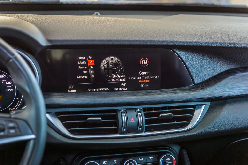 2019 Alfa Romeo Stelvio STELVIO AWD - PANO ROOF - NAV - BLUETOOTH - MUST SEE - 23099019 - 26