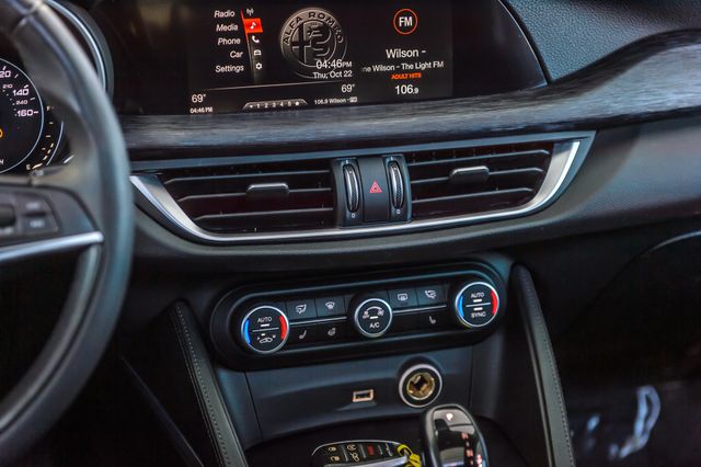 2019 Alfa Romeo Stelvio STELVIO AWD - PANO ROOF - NAV - BLUETOOTH - MUST SEE - 23099019 - 27
