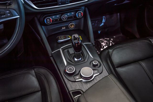2019 Alfa Romeo Stelvio STELVIO AWD - PANO ROOF - NAV - BLUETOOTH - MUST SEE - 23099019 - 28