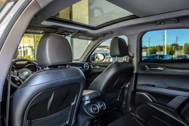 2019 Alfa Romeo Stelvio STELVIO AWD - PANO ROOF - NAV - BLUETOOTH - MUST SEE - 23099019 - 38