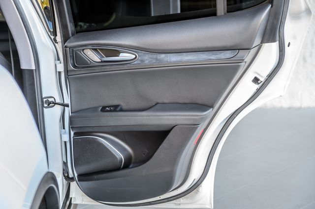 2019 Alfa Romeo Stelvio STELVIO AWD - PANO ROOF - NAV - BLUETOOTH - MUST SEE - 23099019 - 48