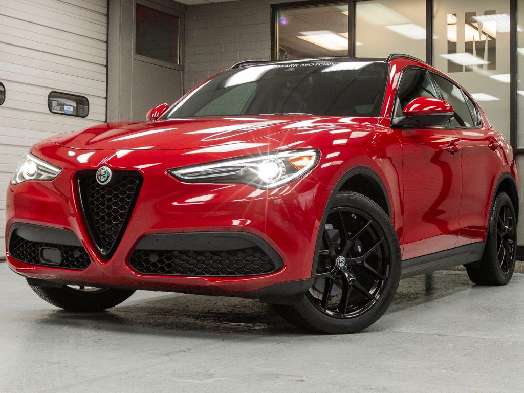 2019 Alfa Romeo Stelvio Ti Sport photo 2