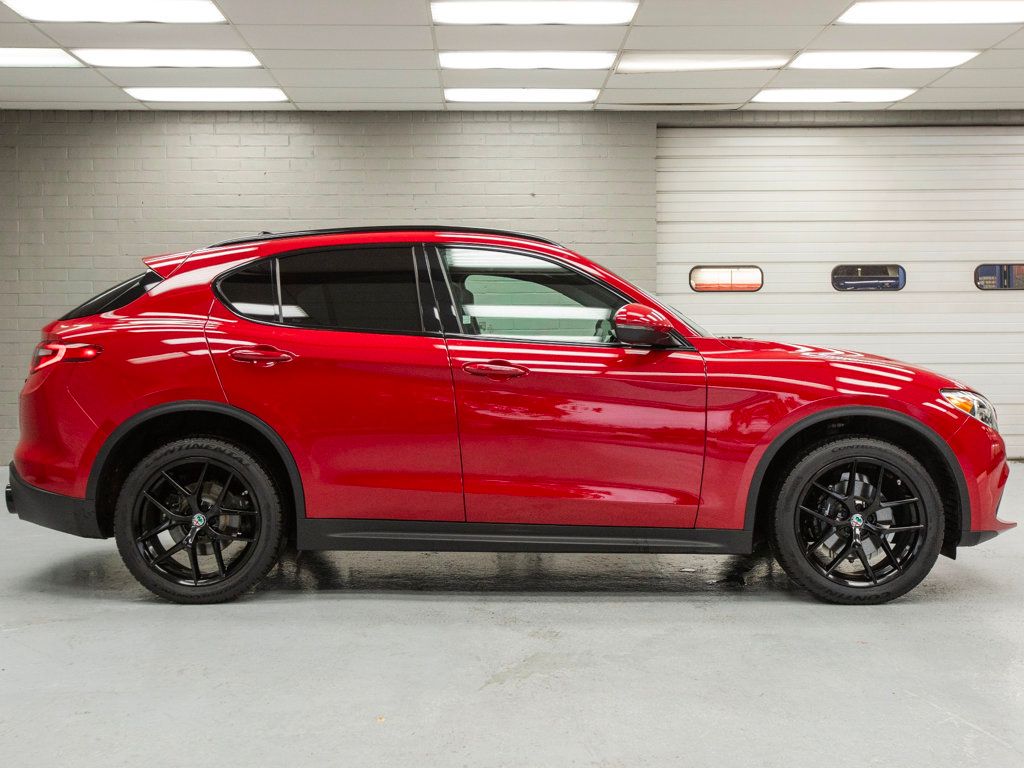 2019 Alfa Romeo Stelvio Ti Sport photo 3