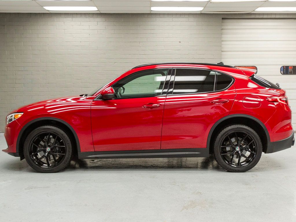 2019 Alfa Romeo Stelvio Ti Sport photo 4