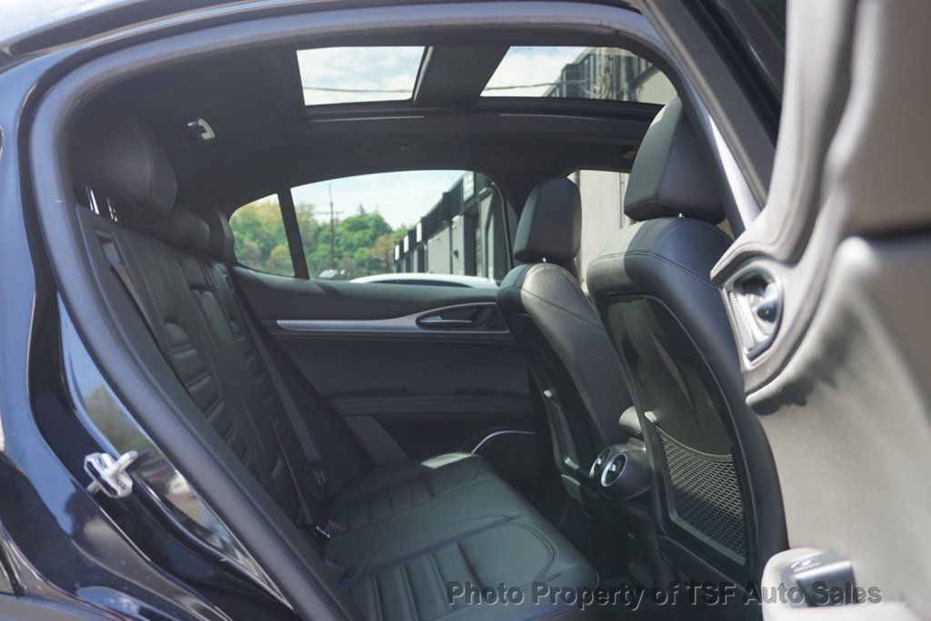 2019 Alfa Romeo Stelvio Ti Sport AWD - 23017197 - 10
