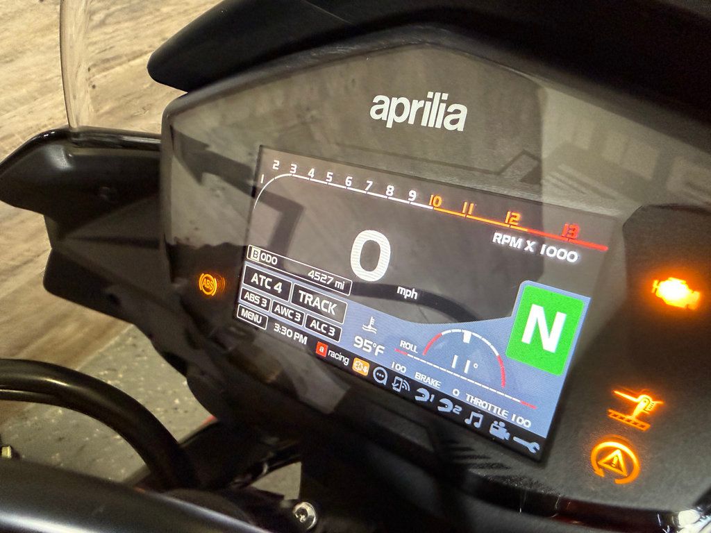 2019 Aprilia Tuono V4 1100 RR SUPER CLEAN! - 23037537 - 9