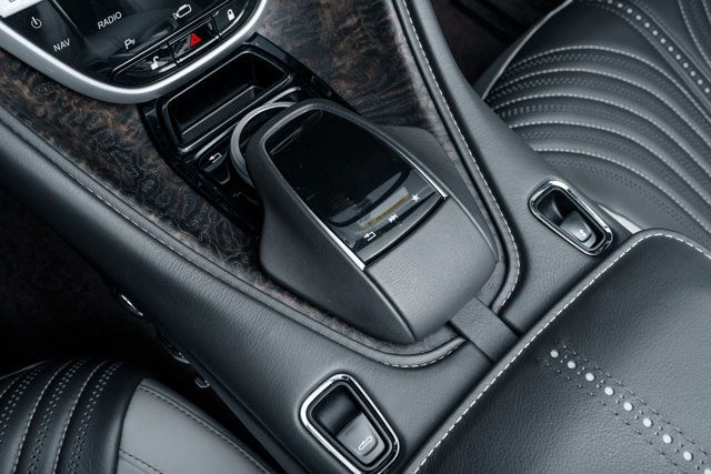 2019 Aston Martin DB11 AM5 photo 16