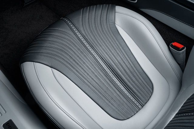 2019 Aston Martin DB11 AM5 photo 18
