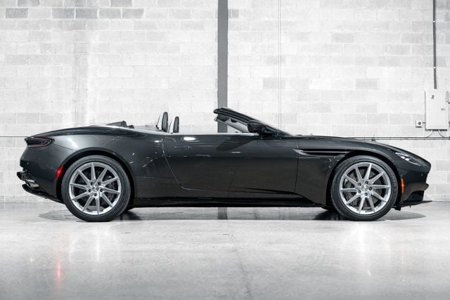2019 Aston Martin DB11 AM5 photo 2