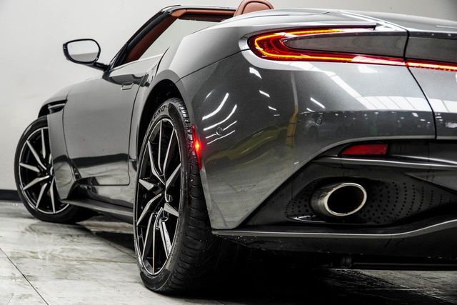2019 Aston Martin DB11 Volante - 22996680 - 18
