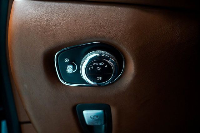 2019 Aston Martin DB11 Volante - 22996680 - 38