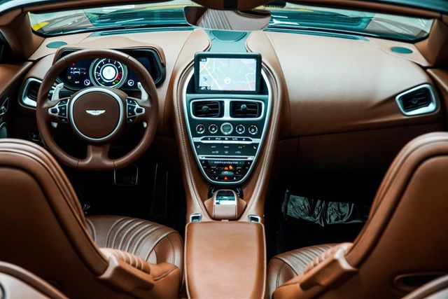 2019 Aston Martin DB11 Volante - 23036963 - 4
