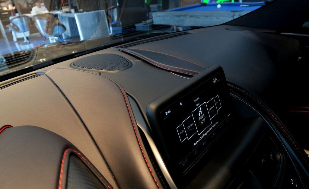 Aston Martin DBS photo 19