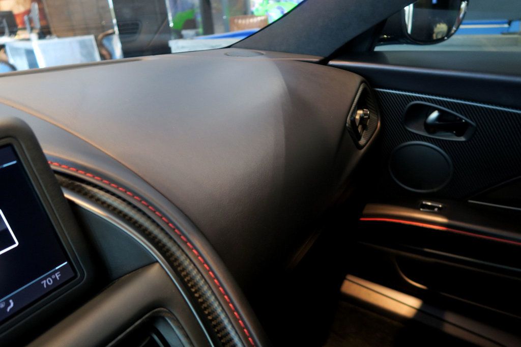 Aston Martin DBS photo 20