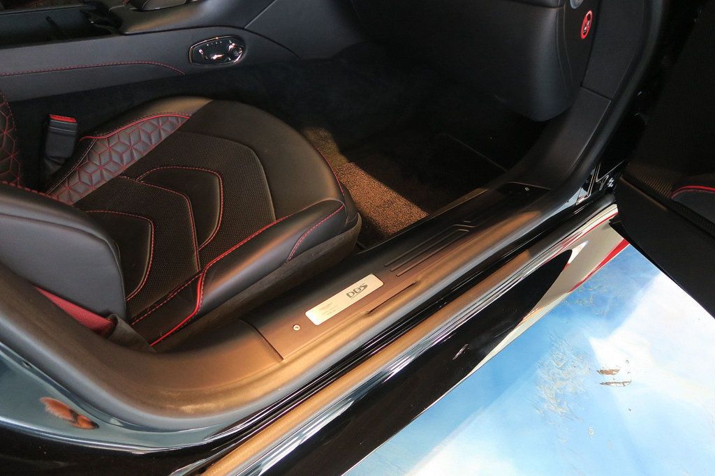 Aston Martin DBS photo 28