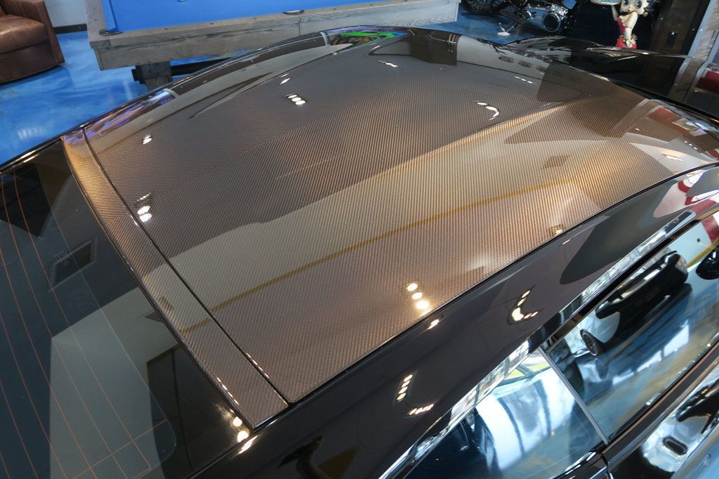 Aston Martin DBS photo 33