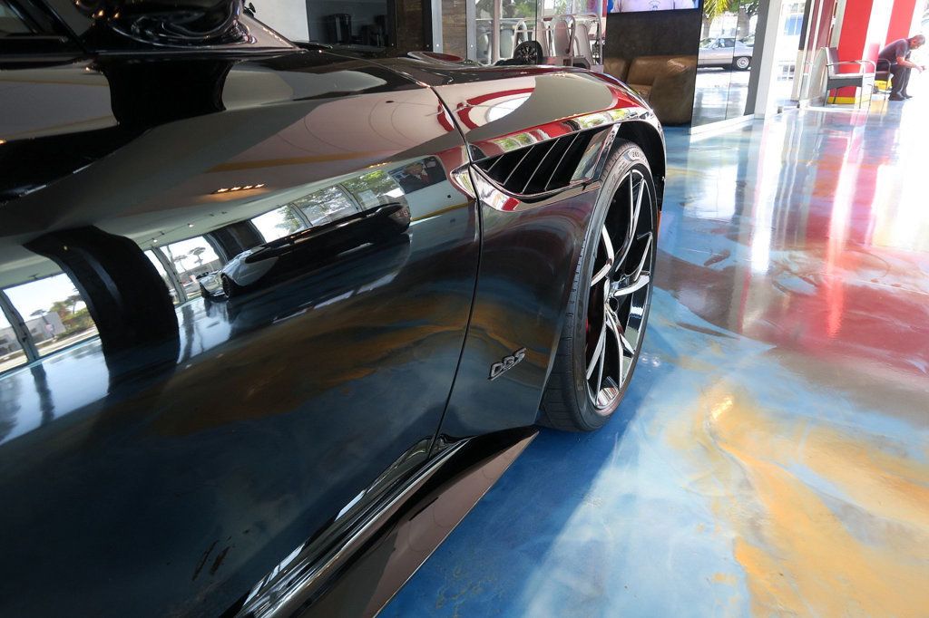 Aston Martin DBS photo 36