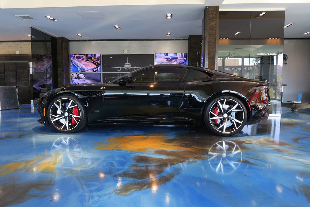 Aston Martin DBS photo 5