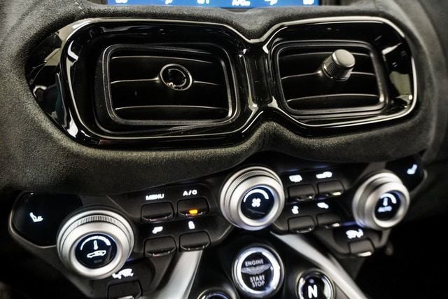 2019 Aston Martin Vantage Coupe - 22995629 - 17