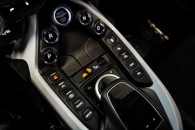 2019 Aston Martin Vantage Coupe - 22995629 - 18