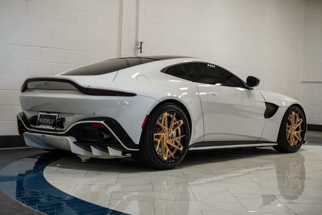 2019 Aston Martin Vantage Coupe - 22995629 - 23