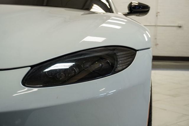 2019 Aston Martin Vantage Coupe - 22995629 - 32