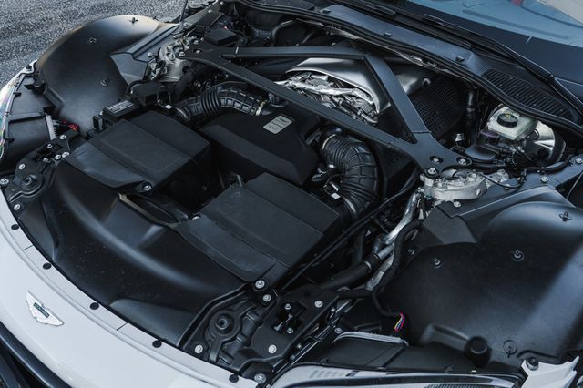 2019 Aston Martin Vantage Coupe - 22703230 - 30