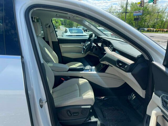 2019 Audi e-tron Local Trade/Heated&Cooled Seats/Driver Assist Pkg/Blind Spot/NAV - 22408849 - 19