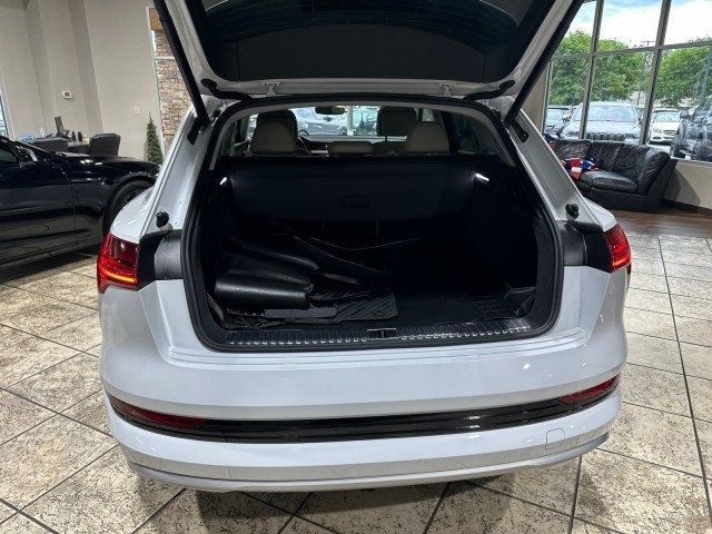 2019 Audi e-tron Premium Plus - 22434344 - 22