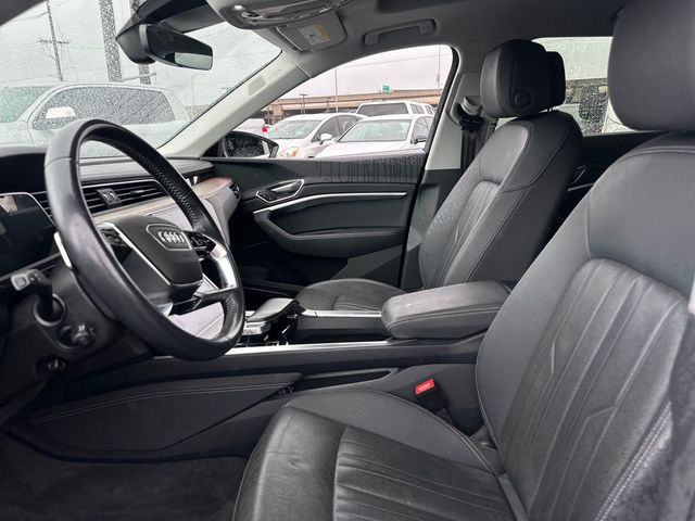 2019 Audi e-tron Premium Plus - 23001694 - 11