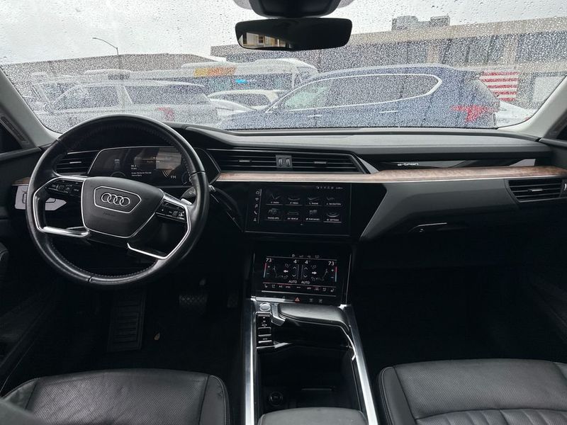2019 Audi e-tron Premium Plus - 23001694 - 12