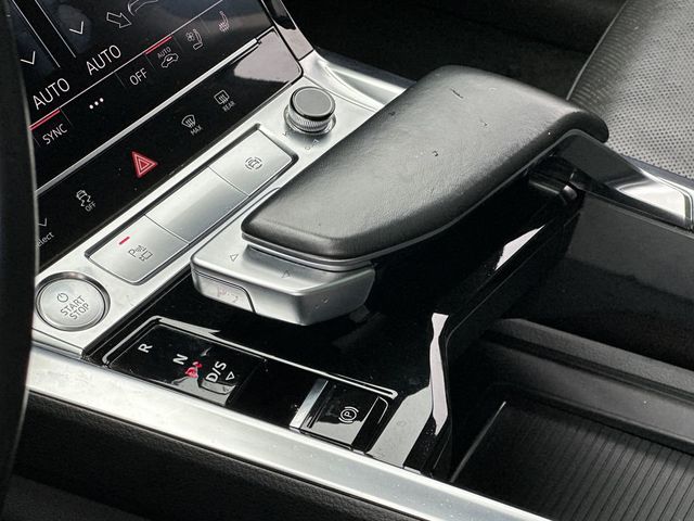 2019 Audi e-tron Premium Plus - 23001694 - 17