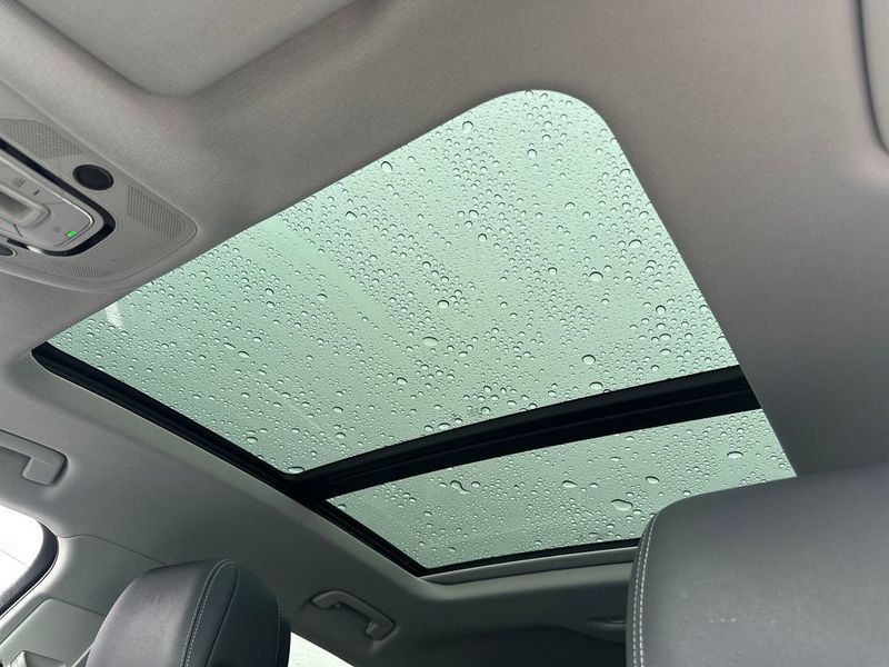 2019 Audi e-tron Premium Plus - 23001694 - 18