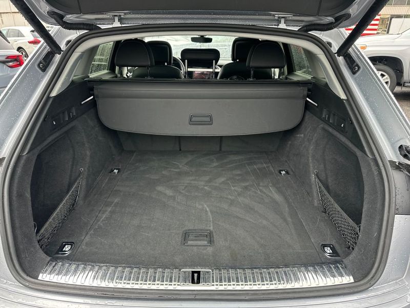 2019 Audi e-tron Premium Plus - 23001694 - 19