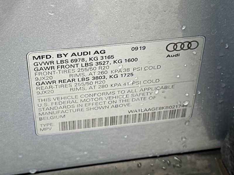 2019 Audi e-tron Premium Plus - 23001694 - 21