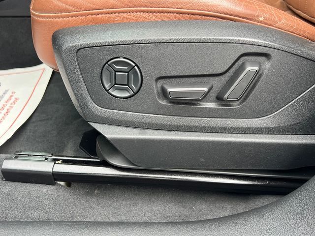 2019 Audi e-tron Premium Plus - 23024610 - 12