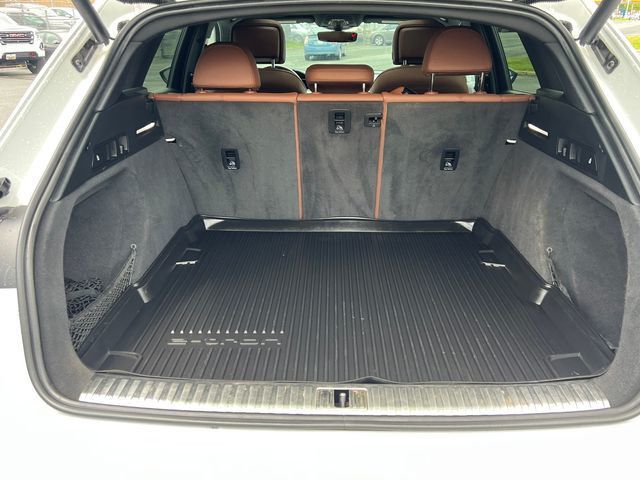 2019 Audi e-tron Premium Plus - 23024610 - 18