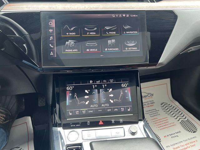 2019 Audi e-tron Premium Plus - 23024610 - 28