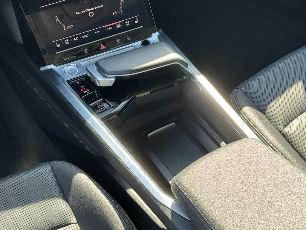 2019 Audi e-tron Premium Plus - 22648661 - 26