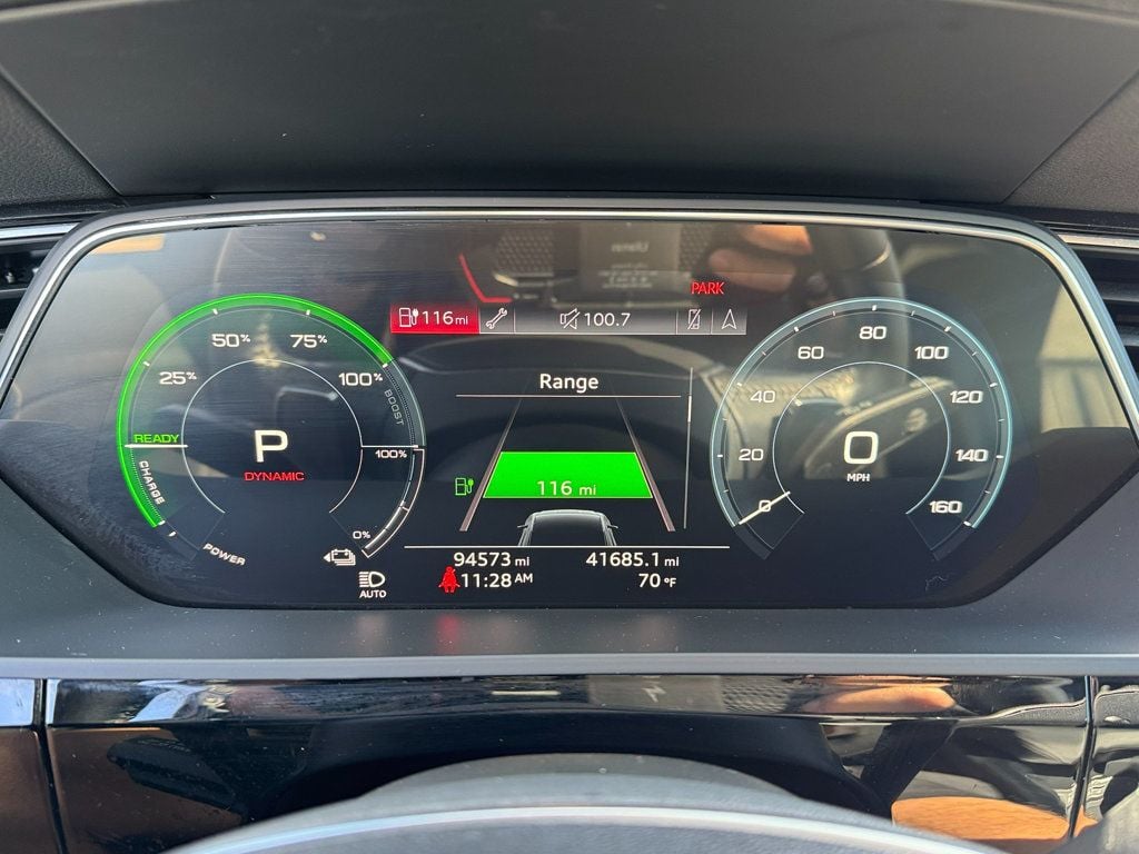 2019 Audi e-tron Premium Plus - 22648661 - 33