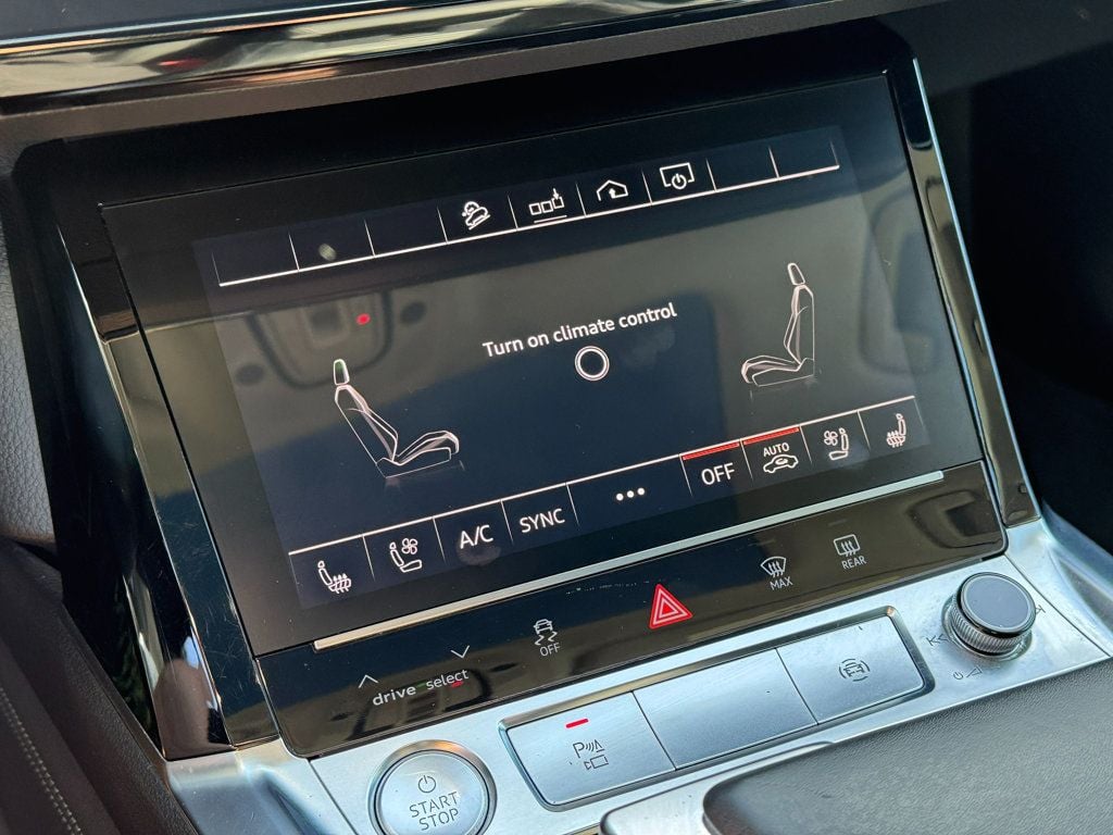 2019 Audi e-tron Premium Plus - 22648661 - 37