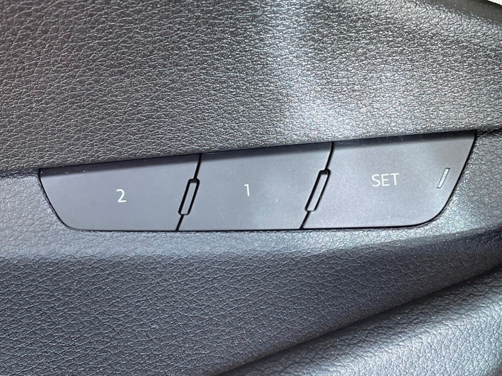 2019 Audi e-tron Premium Plus quattro - 22963354 - 16