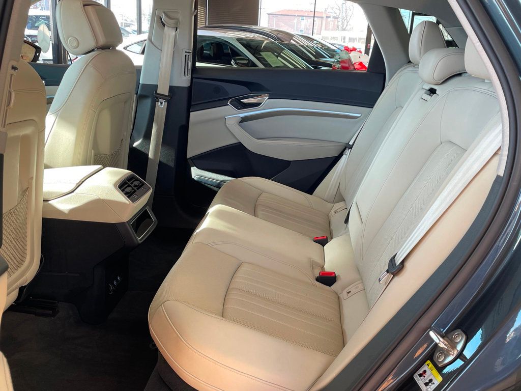 2019 Audi e-tron Premium Plus quattro - 22963354 - 19