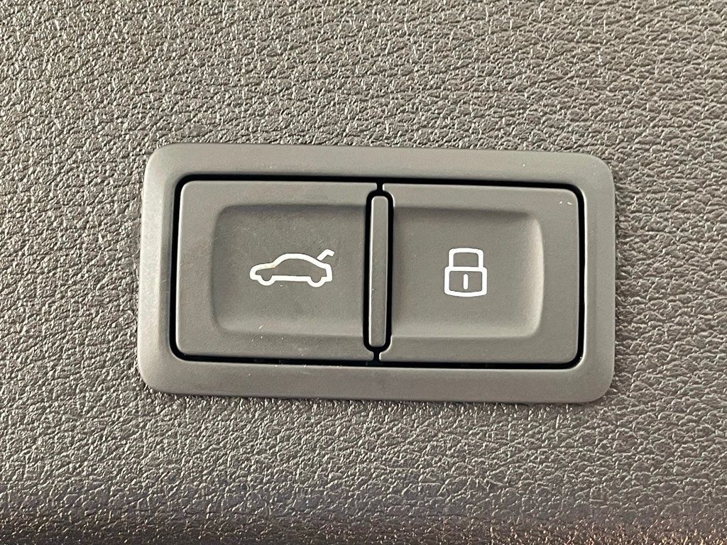2019 Audi e-tron Premium Plus quattro - 22963354 - 24